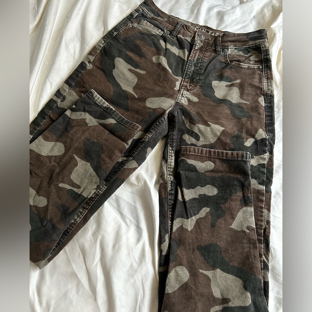 American Eagle Ribbed “Mom Jean” 0